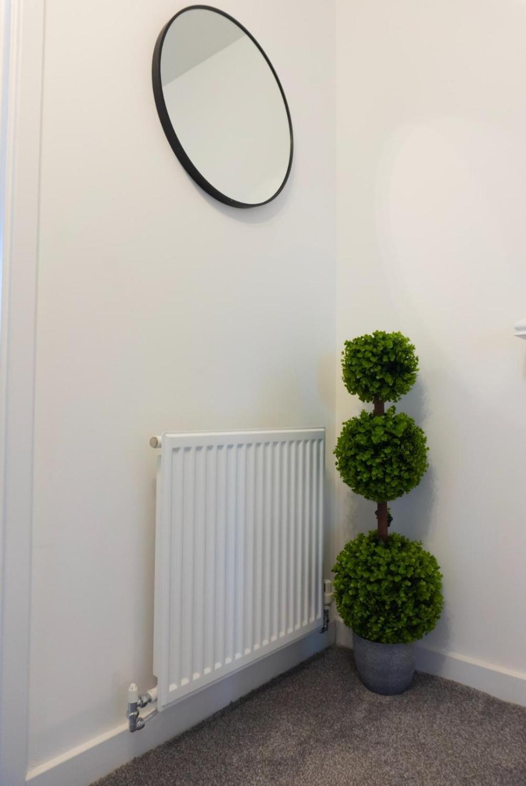 Stylish House With Private Parking Villa Glasgow Eksteriør bilde
